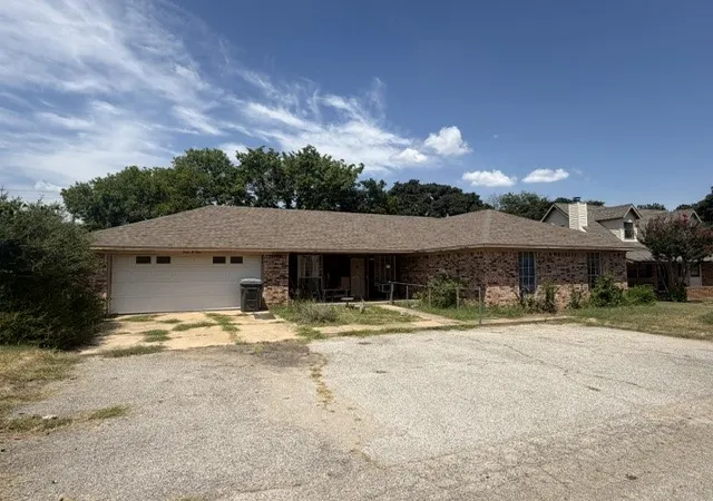 Photo 1 of Single family home for sale at 1204 John Rd, Ardmore, OK 73401 | MLS# 2629406 | Listing updated on 2026-08-25