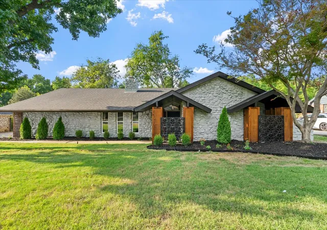 Photo 1 of Single family home for sale at 6021 E 55th Street, Tulsa, OK 74135 | MLS# 2629304 | Listing updated on 2026-08-25
