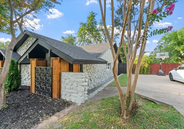 Photo 3 of Single family home for sale at 6021 E 55th Street, Tulsa, OK 74135 | MLS# 2629304 | Listing updated on 2026-08-25