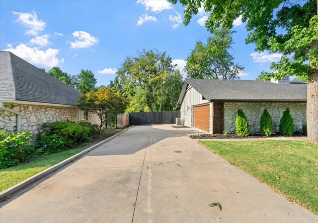 Photo 4 of Single family home for sale at 6021 E 55th Street, Tulsa, OK 74135 | MLS# 2629304 | Listing updated on 2026-08-25