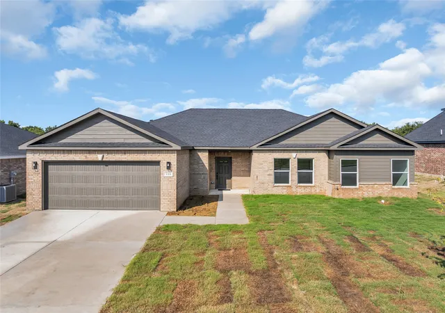 Photo 3 of Single family home for sale at 1917 Topaz, Pryor, OK 74361 | MLS# 2629408 | Listing updated on 2026-08-21
