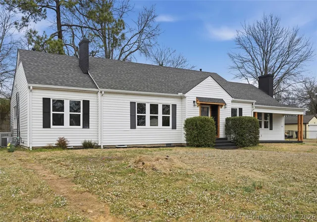 Photo 5 of Sale Pending at 2630 Columbus Ave, Muskogee, OK 74401 | MLS# 2629438 | Listing updated on 2026-08-20