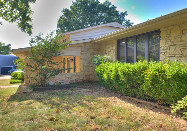 Photo 3 of Single family home for sale at 3213 W 69th Court, Tulsa, OK 74132 | MLS# 2629341 | Listing updated on 2026-08-20