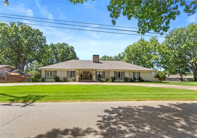 Photo 2 of Single family home for sale at 3501 Harris Ave, Muskogee, OK 74403 | MLS# 2629418 | Listing updated on 2026-08-20