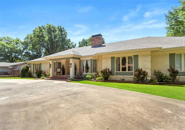 Photo 3 of Single family home for sale at 3501 Harris Ave, Muskogee, OK 74403 | MLS# 2629418 | Listing updated on 2026-08-20