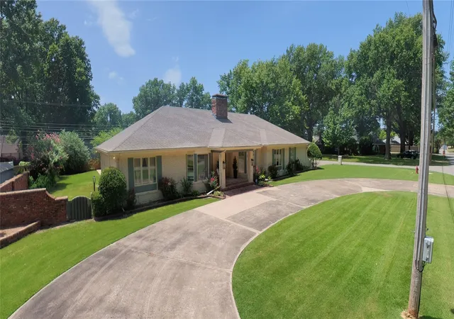 Photo 4 of Single family home for sale at 3501 Harris Ave, Muskogee, OK 74403 | MLS# 2629418 | Listing updated on 2026-08-20