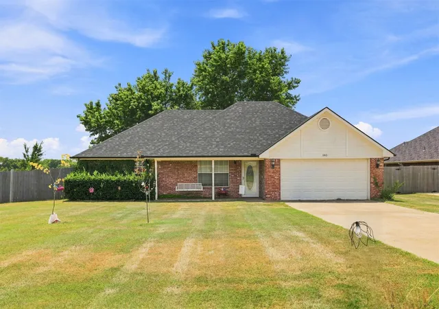 1st image of 183 Summit Cir, Durant, OK 74701 | MLS# 2629433