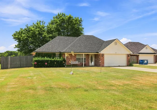2nd image of 183 Summit Cir, Durant, OK 74701 | MLS# 2629433