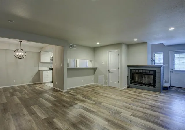 Listing Photo 4 - Condo for sale in building located at 6371 S 80th E Ave, Tulsa, OK 74133 - Unit #6D