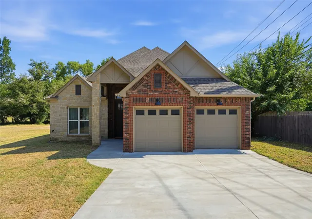 Photo 1 of Single family home for sale at 101 Woodview Ln, Sapulpa, OK 74066 | MLS# 2629512 | Listing updated on 2026-08-20