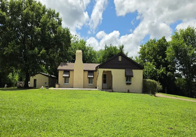 Photo 1 of Single family home for sale at 407 S Adams St N, Sallisaw, OK 74955 | MLS# 2629584 | Listing updated on 2026-08-27