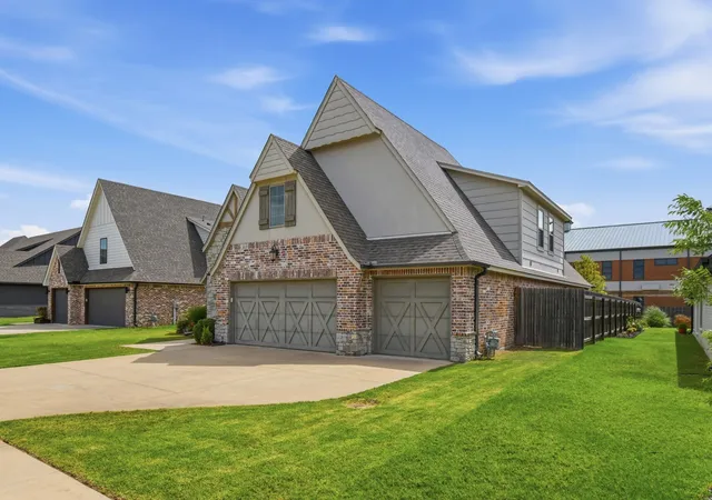 Photo 3 of Single family home for sale at 12045 S 68th Eastavenue, Bixby, OK 74008 | MLS# 2627933 | Listing updated on 2026-09-15