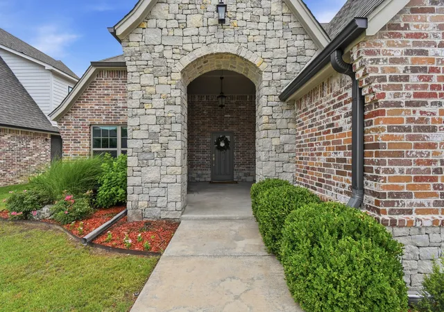 Photo 4 of Single family home for sale at 12045 S 68th Eastavenue, Bixby, OK 74008 | MLS# 2627933 | Listing updated on 2026-09-15