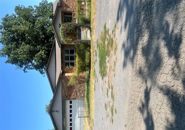 Photo 1 of Single family home for sale at 1209 Locust, Mc Alester, OK 74501 | MLS# 2629598 | Listing updated on 2026-08-20