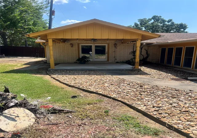 Photo 3 of Single family home for sale at 800 17th, Mc Alester, OK 74501 | MLS# 2629608 | Listing updated on 2026-08-24