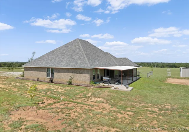 Photo 3 of Single family home for sale at 30 Lobo Ln, Lone Grove, OK 73443 | MLS# 2629607 | Listing updated on 2026-10-01