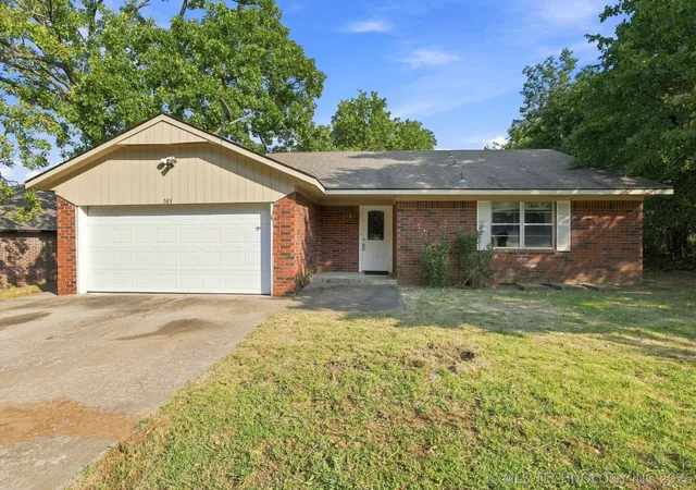 Single family home for sale at 583 Gibson Pl, Mannford, OK 74044 | MLS# 2629610