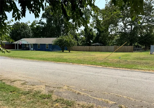 Photo 2 of Single family home for sale at 601 Nw Railroad St, Fort Gibson, OK 74434 | MLS# 2629603 | Listing updated on 2026-08-20