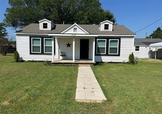 Photo 1 of Single family home for sale at 1008 1st Avenue, Warner, OK 74469 | MLS# 2627062 | Listing updated on 2026-08-20