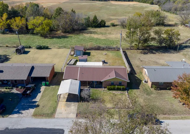 Photo 4 of Single family home for sale at 503 S 9 Street, Okemah, OK 74859 | MLS# 2629626 | Listing updated on 2026-08-20