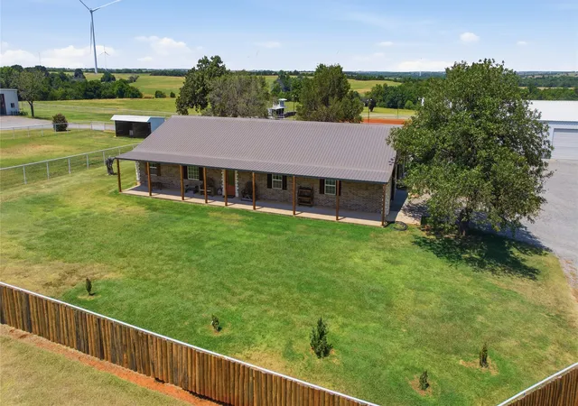 Photo 4 of Single family home for sale at 3006 Highway 51, Mulhall, OK 73063 | MLS# 2629467 | Listing updated on 2026-08-20