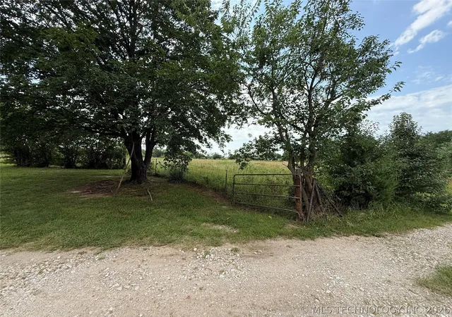 Photo 4 of Single family home for sale at 302 College Ave, S Coffeyville, OK 74072 | MLS# 2629639 | Listing updated on 2026-08-23