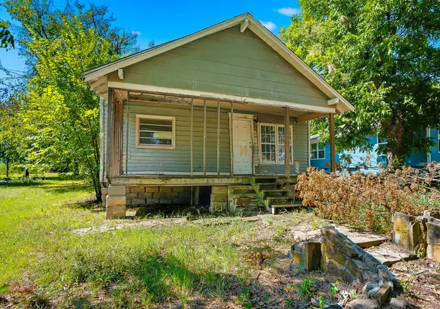 Photo 2 of Single family home for sale at 315 East 15th, Ada, OK 74820 | MLS# 2629647 | Listing updated on 2026-08-20