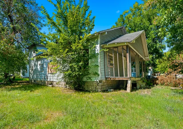 Photo 3 of Single family home for sale at 315 East 15th, Ada, OK 74820 | MLS# 2629647 | Listing updated on 2026-08-20