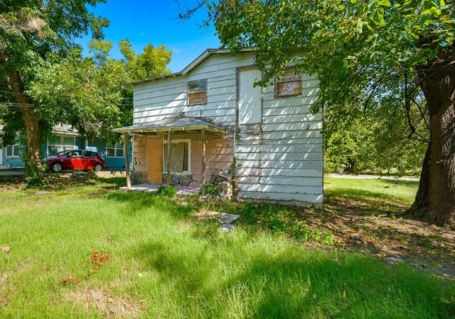 Photo 3 of Single family home for sale at 315 East 15th, Ada, OK 74820 | MLS# 2629647 | Listing updated on 2026-08-20