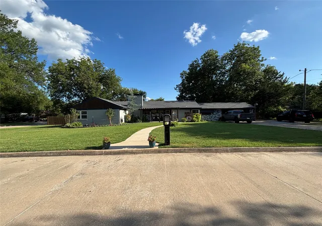 2nd image of 1800 6th Avenue Sw, Ardmore, OK 73401 | MLS# 2629663