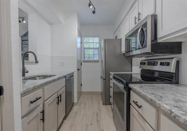 Photo 3 of Condo for sale at 6380 S 80th Eastavenue #30F, Tulsa, OK 74133 | MLS# 2629665 | Listing updated on 2026-08-20