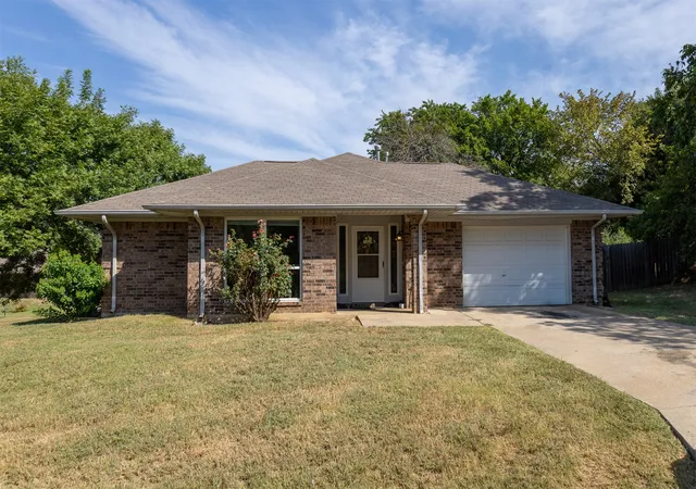 Photo 1 of Single family home for sale at 706 Violet St, Kingston, OK 73439 | MLS# 2629470 | Listing updated on 2026-08-20