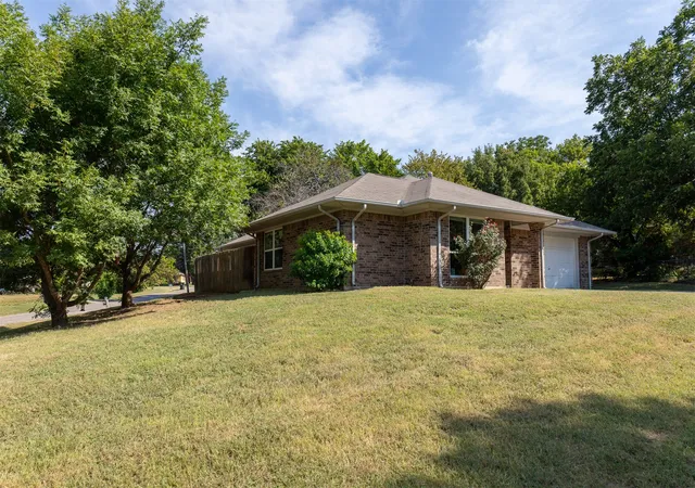 Photo 2 of Single family home for sale at 706 Violet St, Kingston, OK 73439 | MLS# 2629470 | Listing updated on 2026-08-20