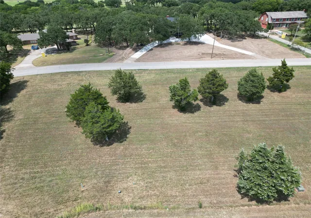 Photo 1 of Land for sale at 720 Country Clb Rd, Ardmore, OK 73401 | MLS# 2629674 | Listing updated on 2026-08-20