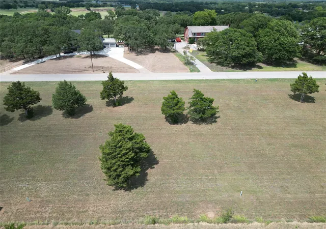 Photo 1 of Land for sale at 624 Country Clb Rd, Ardmore, OK 73401 | MLS# 2629676 | Listing updated on 2026-08-20