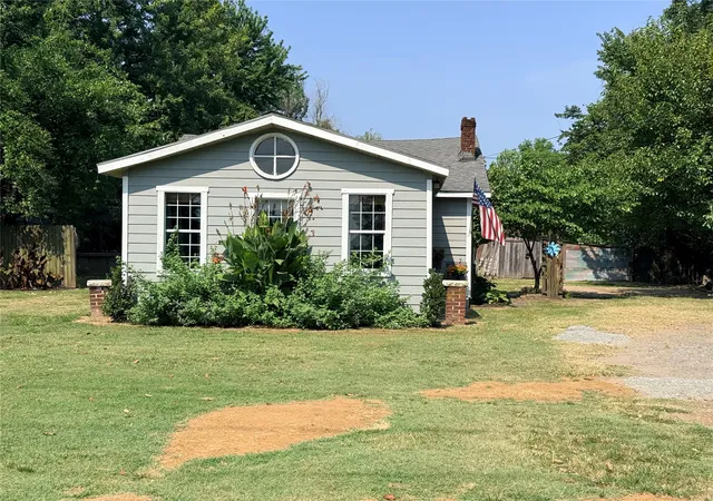 Photo 2 of Single family home for sale at 2215 S 24th West, Muskogee, OK 74401 | MLS# 2629618 | Listing updated on 2026-08-28