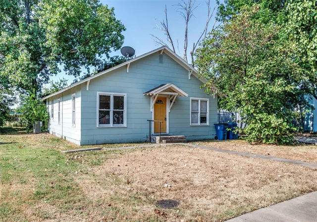 Photo 1 of Single family home for sale at 313 W Moses St, Cushing, OK 74023 | MLS# 2629539 | Listing updated on 2026-10-01