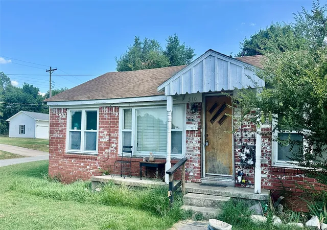 Photo 3 of Single family home for sale at 310 Adler Ave, Davis, OK 73030 | MLS# 2629518 | Listing updated on 2026-08-20