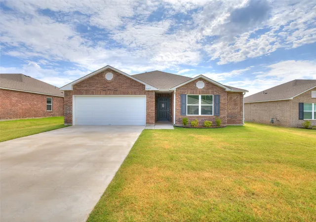Photo 2 of Single family home for sale at 1612 E Ithaca St, Broken Arrow, OK 74012 | MLS# 2629710 | Listing updated on 2026-08-20