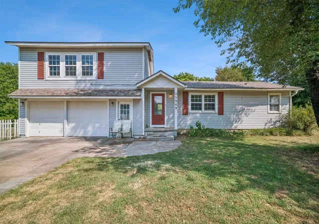 Photo 1 of Sale Pending at 25909 E 105th Street S, Broken Arrow, OK 74014 | MLS# 2629208 | Listing updated on 2026-08-20