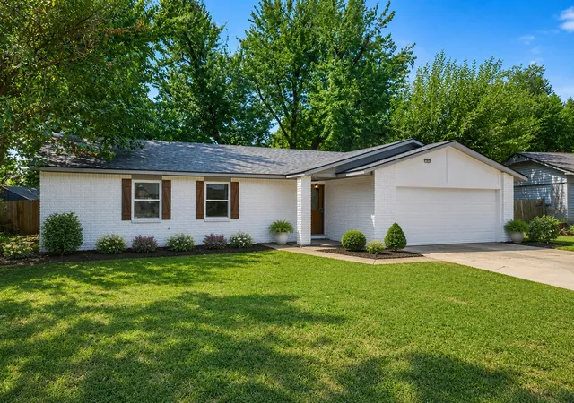 Photo 1 of Single family home for sale at 21424 E 32nd Place S, Broken Arrow, OK 74014 | MLS# 2629631 | Listing updated on 2026-10-08