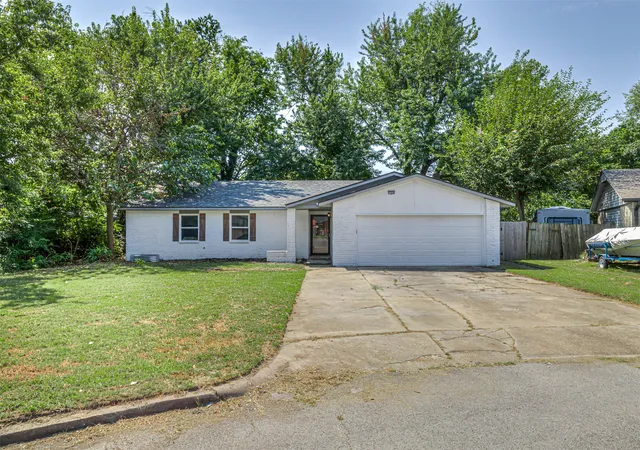 Photo 3 of Single family home for sale at 21424 E 32nd Place S, Broken Arrow, OK 74014 | MLS# 2629631 | Listing updated on 2026-10-08