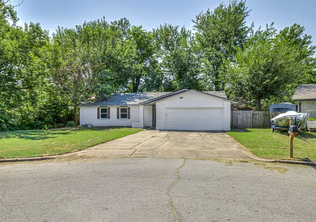 Photo 3 of Single family home for sale at 21424 E 32nd Place S, Broken Arrow, OK 74014 | MLS# 2629631 | Listing updated on 2026-10-08