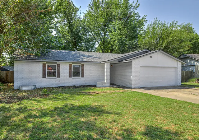 Photo 4 of Single family home for sale at 21424 E 32nd Place S, Broken Arrow, OK 74014 | MLS# 2629631 | Listing updated on 2026-10-08