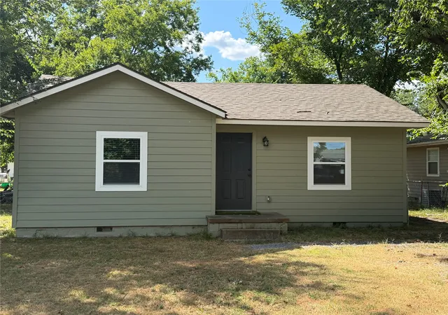 Photo 1 of Single family home for sale at 2033 N 15th Street, Mc Alester, OK 74501 | MLS# 2629738 | Listing updated on 2026-08-20