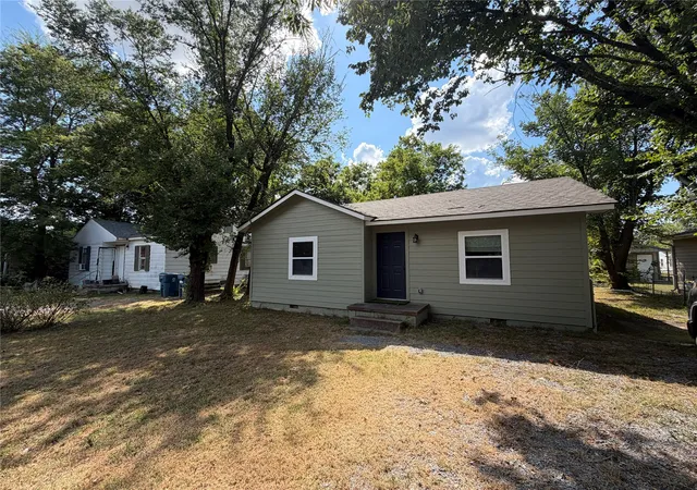 Photo 2 of Single family home for sale at 2033 N 15th Street, Mc Alester, OK 74501 | MLS# 2629738 | Listing updated on 2026-08-20