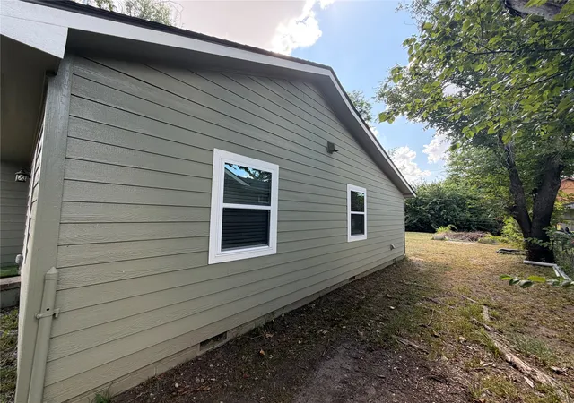Photo 3 of Single family home for sale at 2033 N 15th Street, Mc Alester, OK 74501 | MLS# 2629738 | Listing updated on 2026-08-20