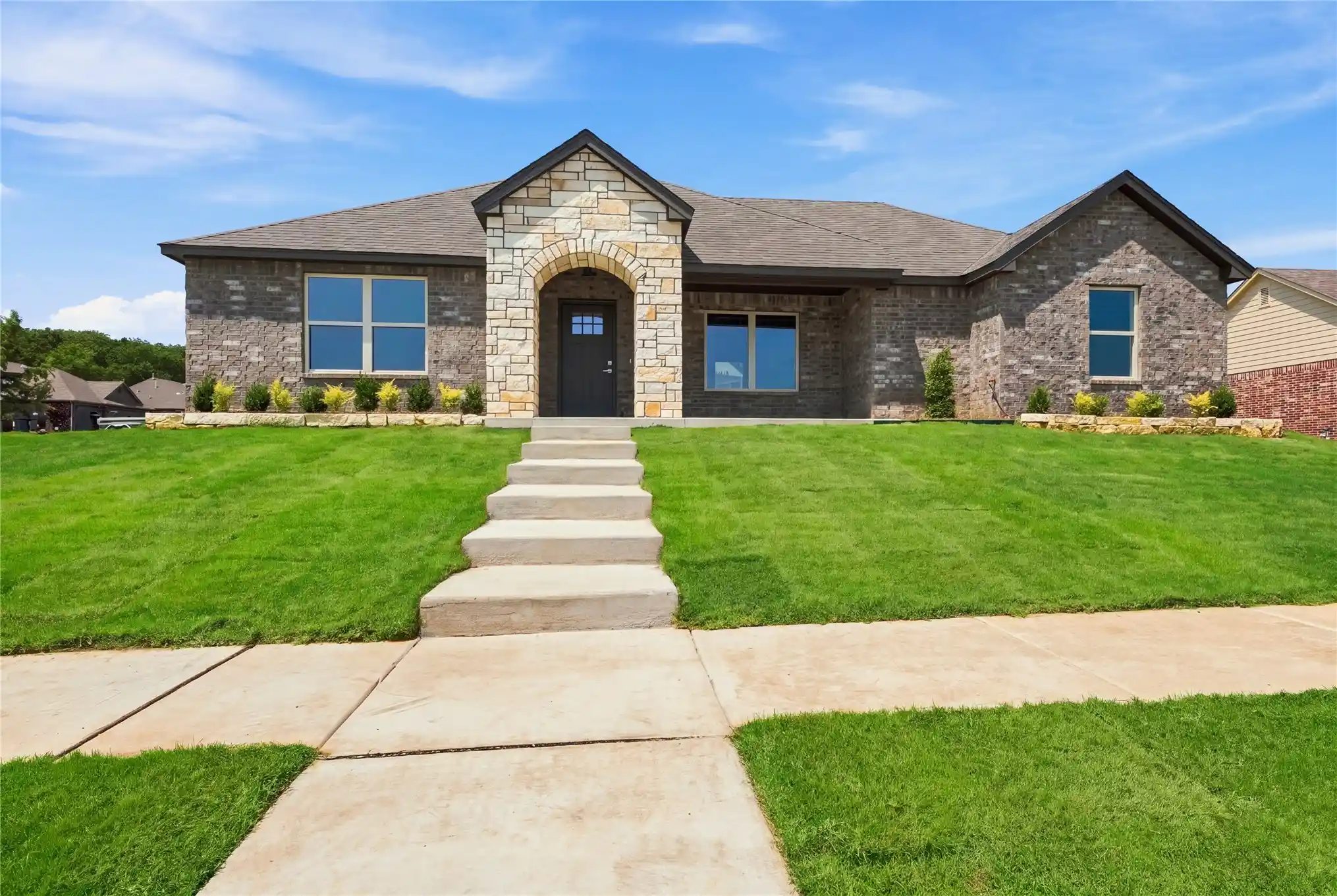 Photo 1 of Sale Pending at 1950 S Stephanie St, Sapulpa, OK 74066 | MLS# 2629714 | Listing updated on 2026-10-28