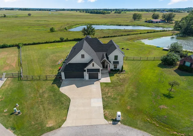 Photo 3 of Sale Pending at 17233 Eagle Ct, Claremore, OK 74017 | MLS# 2629322 | Listing updated on 2026-08-20