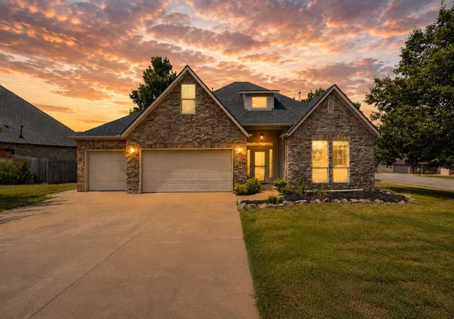 Photo 1 of Single family home for sale at 701 W 39th Street, Sand Springs, OK 74063 | MLS# 2629694 | Listing updated on 2026-08-20